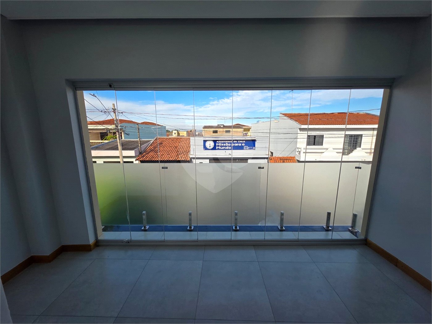 Sobrado 3 quartos 1 suíte e área de lazer