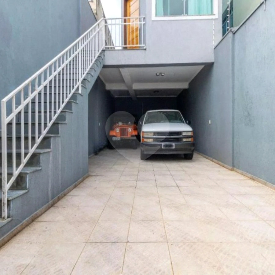 Sobrado com 200m², 3 dormitórios, sendo 1 suíte, 6 vagas, à venda na Vila Matilde