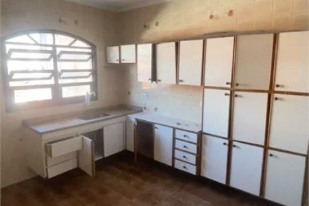 Sobrado à venda com 4 quartos, sendo 1 suíte, em Jardim Ester Yolanda, São Paulo, SP