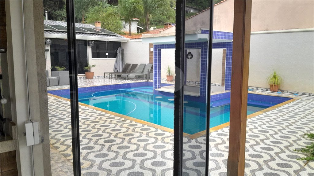 Chácara em Área Rural de Piracaia, com casa principal + 4 kitnets alugadas, excelente localização