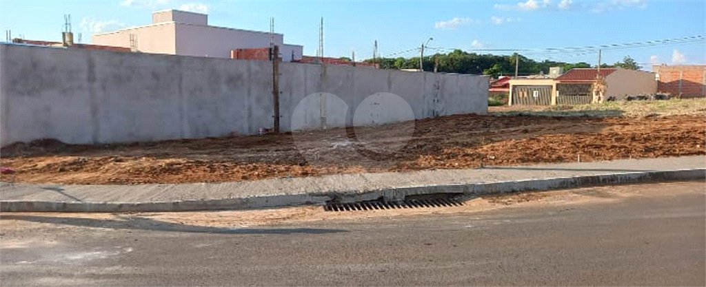 Terreno com 250,00 m² de área total, na Vila Carmem .