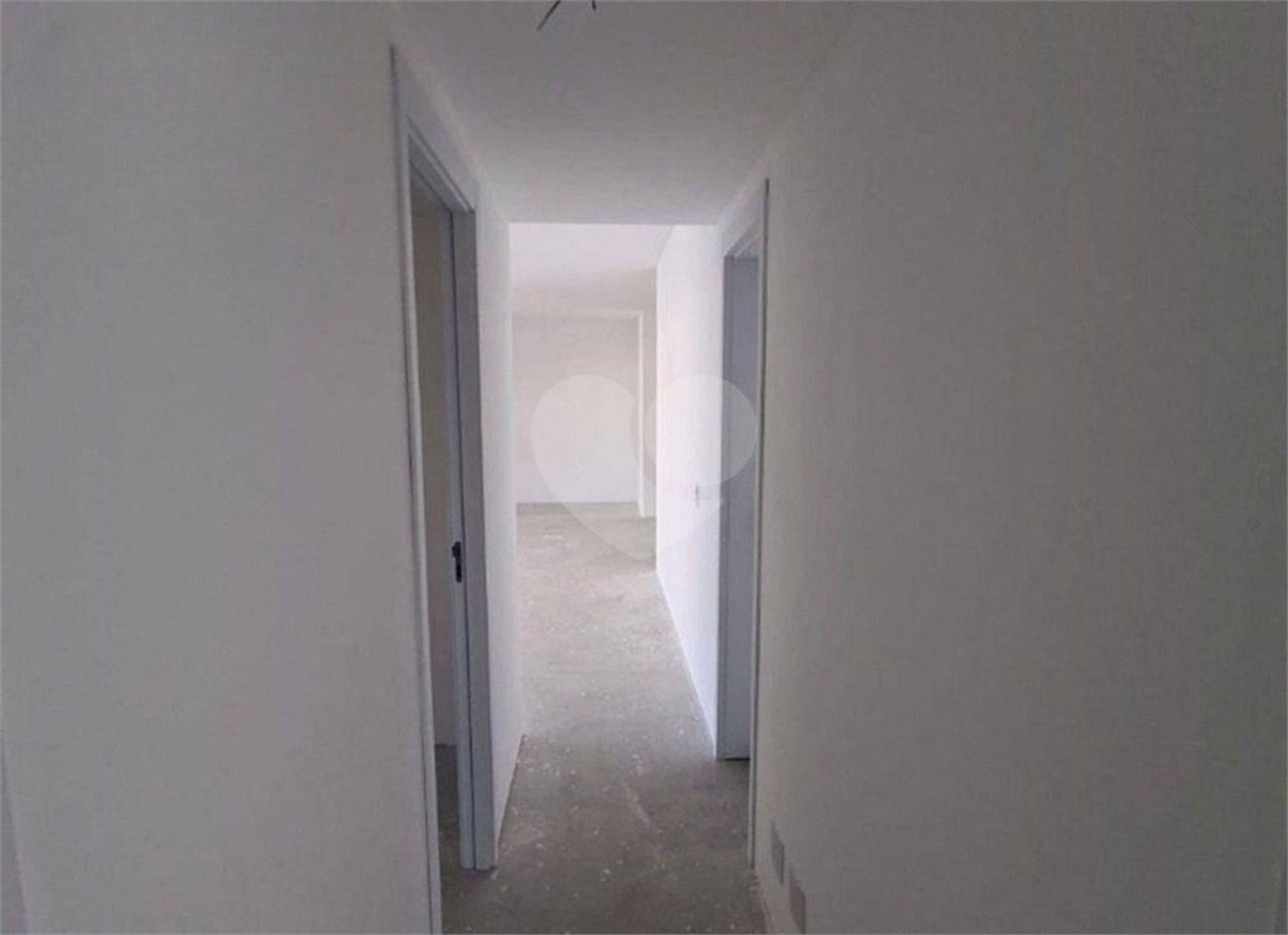 Apto com 159m² área útil com 3 suítes 2 vagas varanda gourmet e lazer completo.