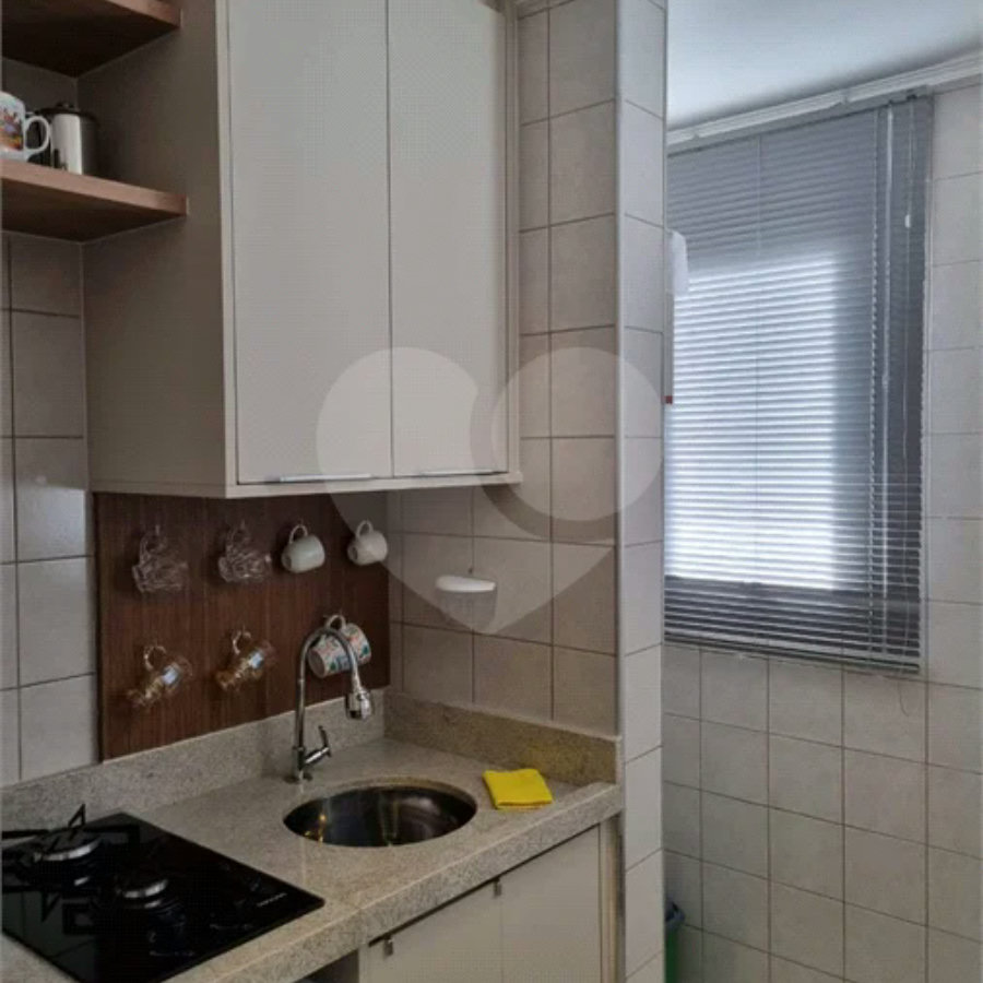 Apartamento tipo kit net á venda centro de Indaiatuba, sem vaga de garagem.