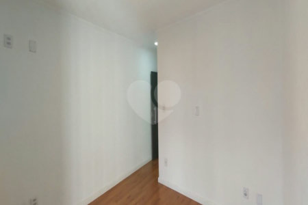 Casa Sobrado à venda de 4 dormitórios sendo 1 suíte e 2 vagas na Saúde