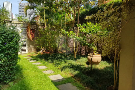 Apartamento Mobiliado no Alto da Boa Vista, com churrasqueira na varanda , 3 suítes e próximo ao Metro