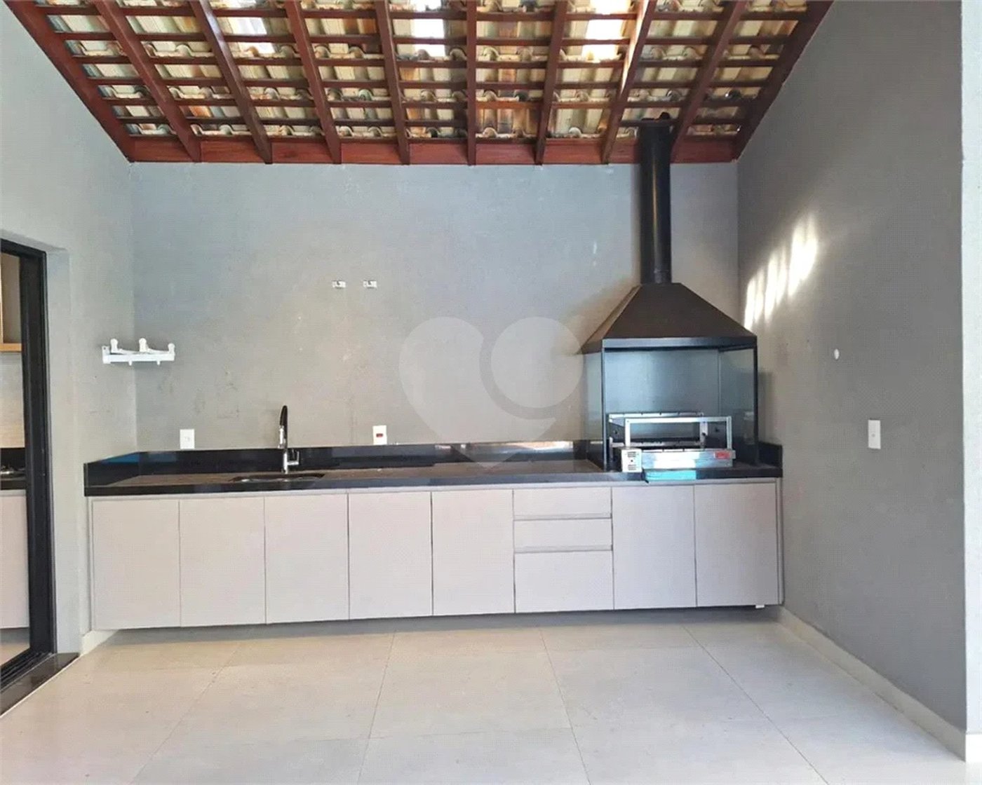 Sobrado à venda com 3 suítes em Condomínio Residencial Terras do Caribe, Valinhos, SP