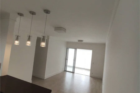 Apartamento à venda ou para alugar com 3 quartos, sendo 1 suíte, em Parque Reboucas, São Paulo, SP