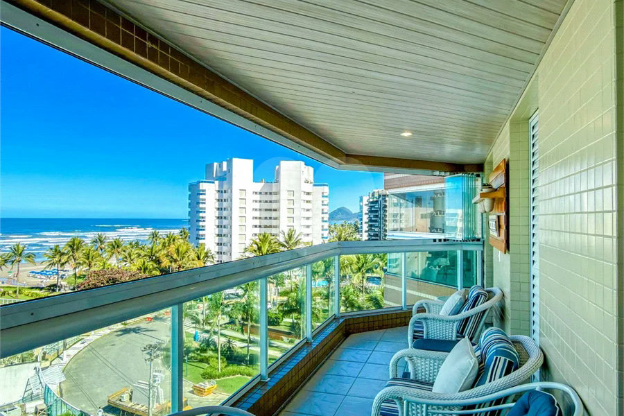 Apartamento à venda com 3 quartos, sendo 1 suíte,  em Riviera de São Lourenço, Bertioga, SP