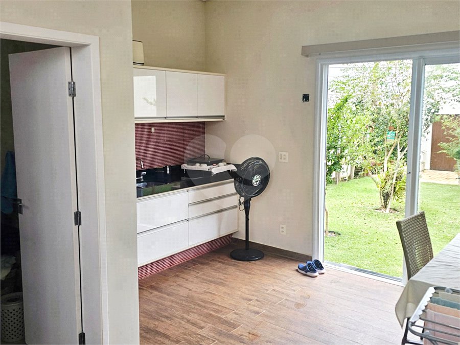 Casa á venda no condomínio Damha I