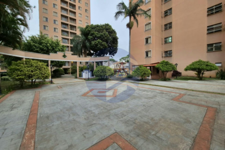 Apartamento à venda com 3 quartos, 1 banheiro e 1 vaga próximo à USP