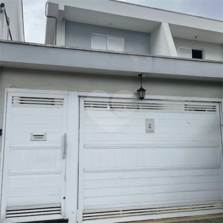 Apto a venda de 230m² no Cambuci com 3 dorms, 5 vagas, 3 suítes. Estuda permuta.