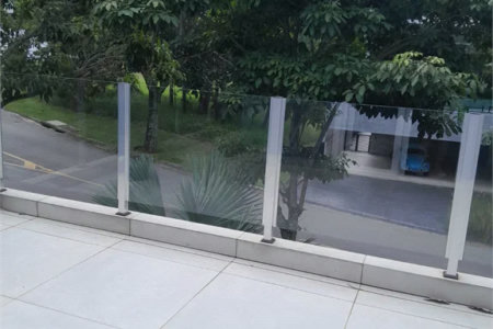Casa à venda ou para alugar com 4 suítes em Chácaras São Carlos, Cotia, SP