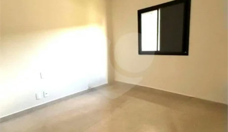 Casa à venda com 3 quartos, sendo 1 suíte,  no condomínio Residencial Marchant Buarque, Atibaia - SP