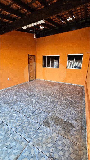 Excelente Casa Residencial no São Carlos 5 com 3 Quartos (1 Suíte) e Garagem Coberta para 2 Carros