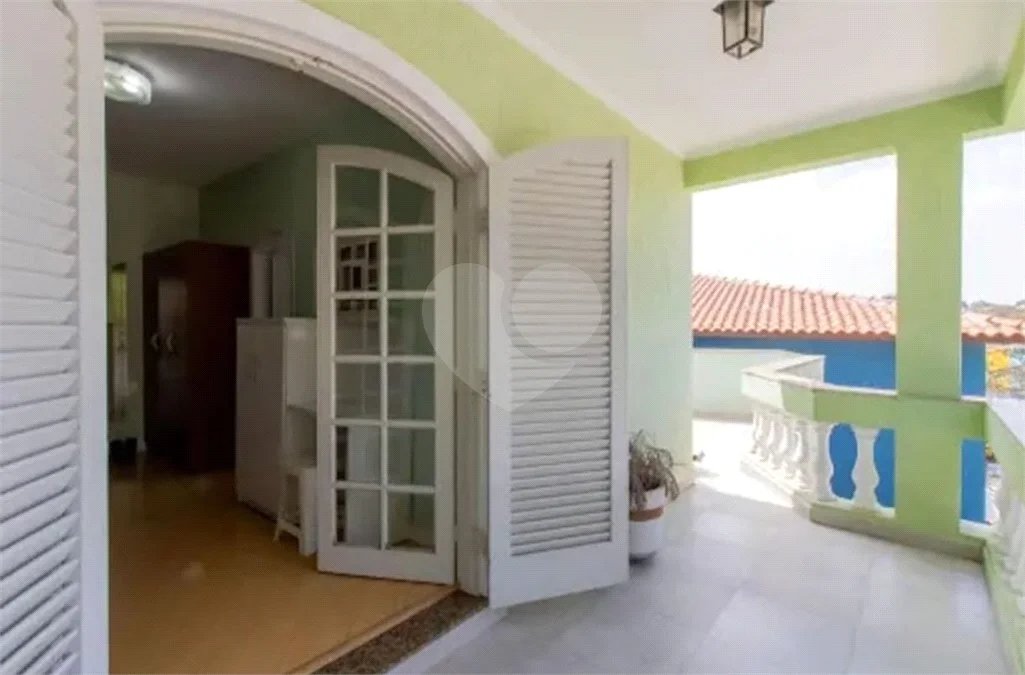 Sobrado à venda no Jardim Bom Clima, com 300 m² com 3 dormitórios piscina e churrasqueira