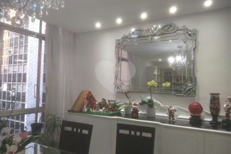 Apartamento de 3 quartos, 1 suíte, à venda no Paraíso. Impecável!