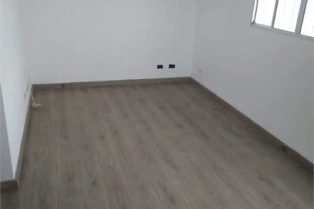 Sobrado à venda com 3 quartos em Jardim Estela Mari, Cotia - SP