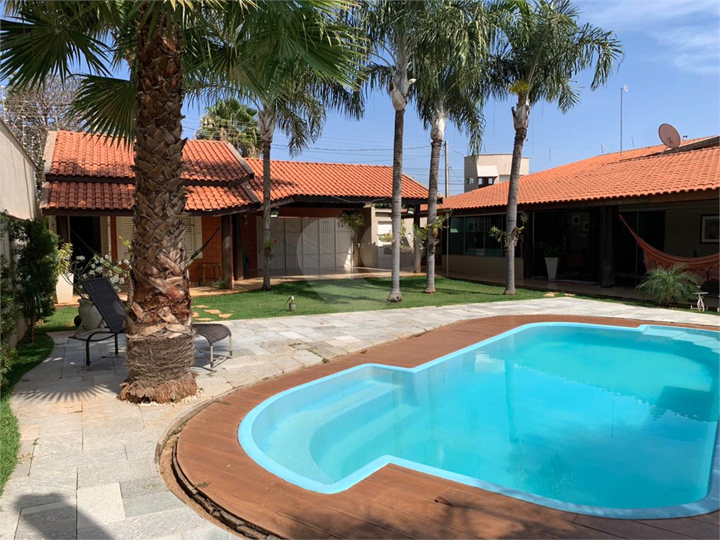 Casa à venda com 4 quartos, sendo 3 suítes, em Santos Dumont, Três Lagoas - MS