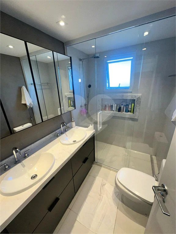 Apartamento à venda no bairro Vila Regente Feijó com 165 m² de área útil construída, com 3 dormitórios, sendo 3 suítes,Mobiliado com 3 Suítes 3 Vagas no Araribá Home Resort