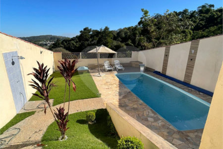 Casa a Venda em Atibaia
