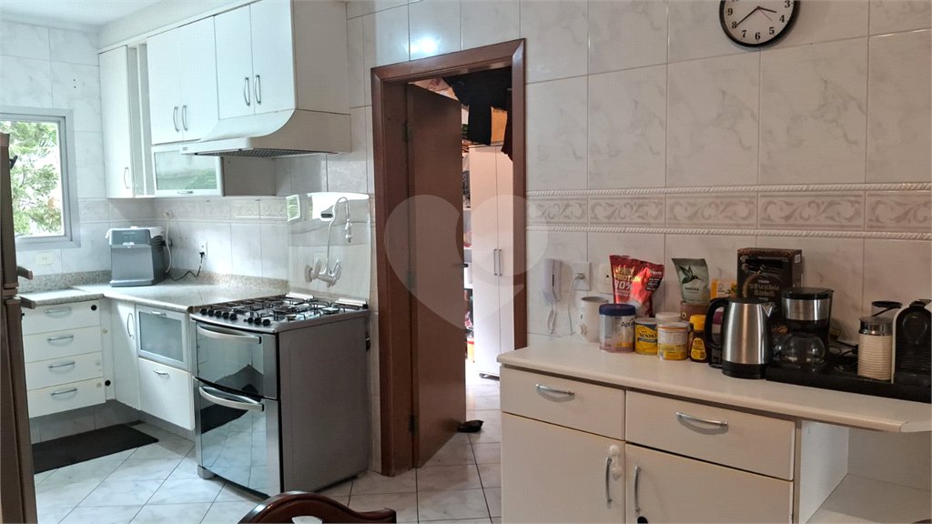 Apartamento a venda na Aclimação com 4 dormitórios e 2 vagas.