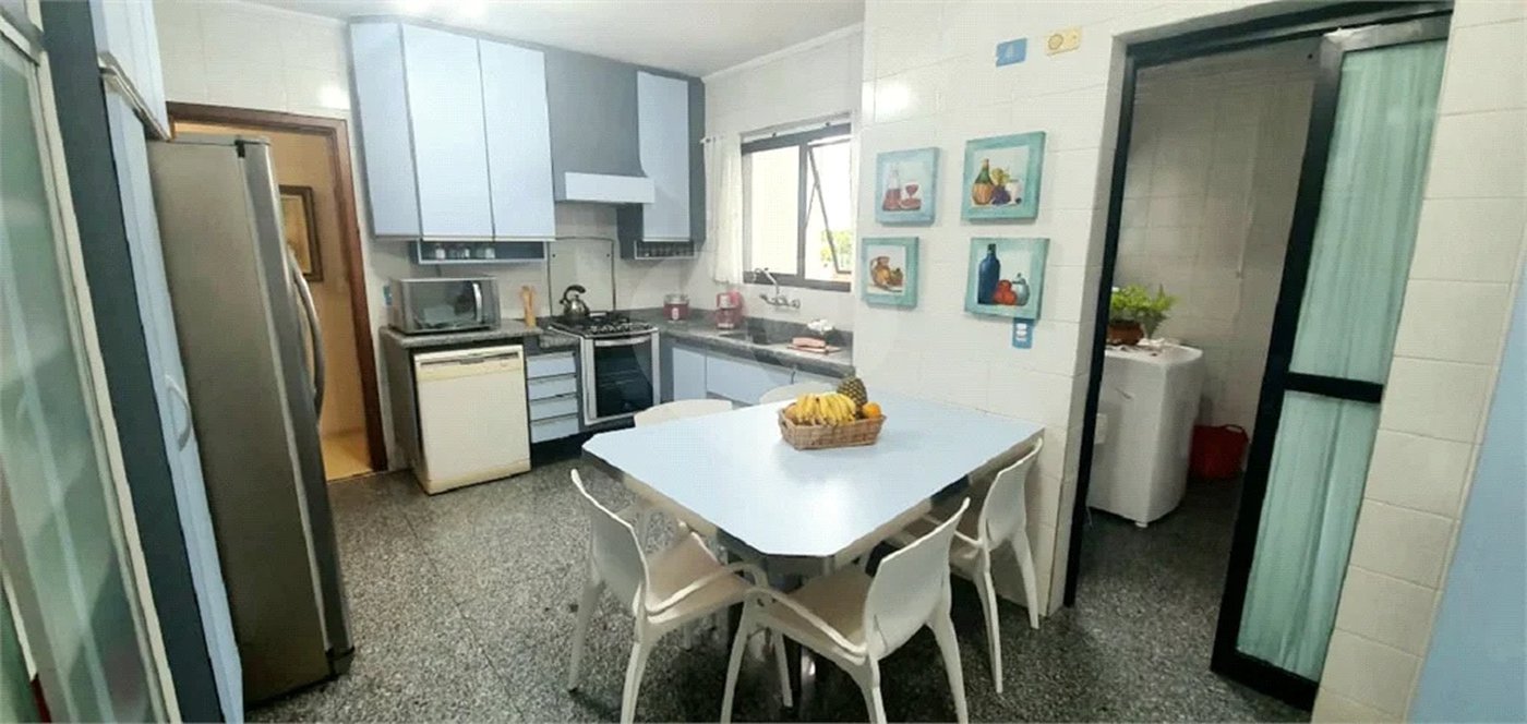 Apartamento à venda no Planalto Paulista de 147m² com 3 suítes e 3 vagas.
