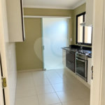 Cobertura de 255 m² com 3 dormitórios, 1 suíte, cozinha planejada, 2 vagas e área gourmet com churrasqueira.