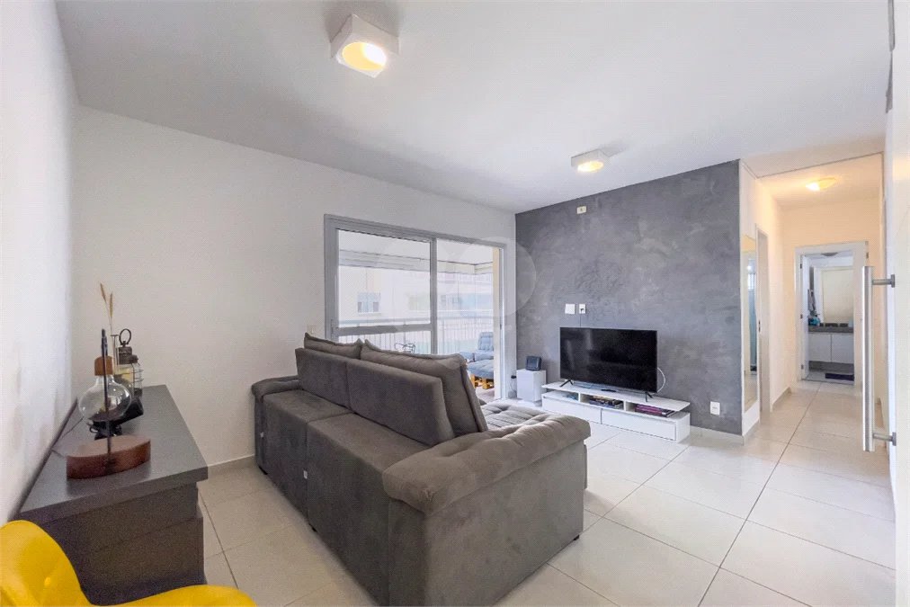 Apartamento à venda com 3 quartos, sendo 1 suíte, em Santo Amaro, São Paulo, SP