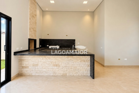 Casa à venda com 3 quartos, sendo 1 suíte, no condomínio Terra Ville, Três Lagoas - MS