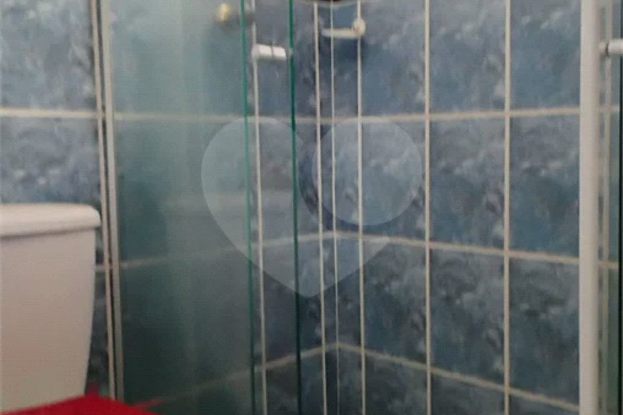 Vende-se sobrado de 3 andares na Vila Santa Catarina