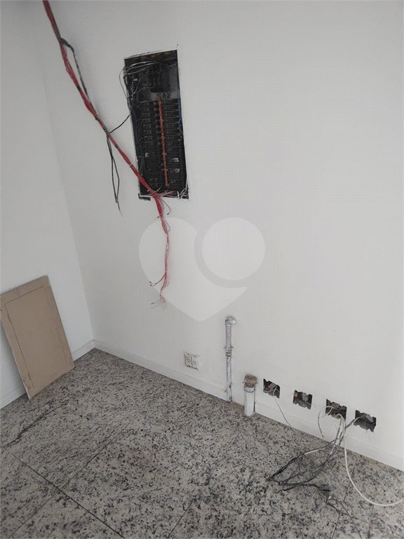 Sala Comercial na Prestigiada Alameda Lucas Nogueira Garcez
