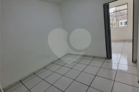 Stúdio na Barra Funda à venda.