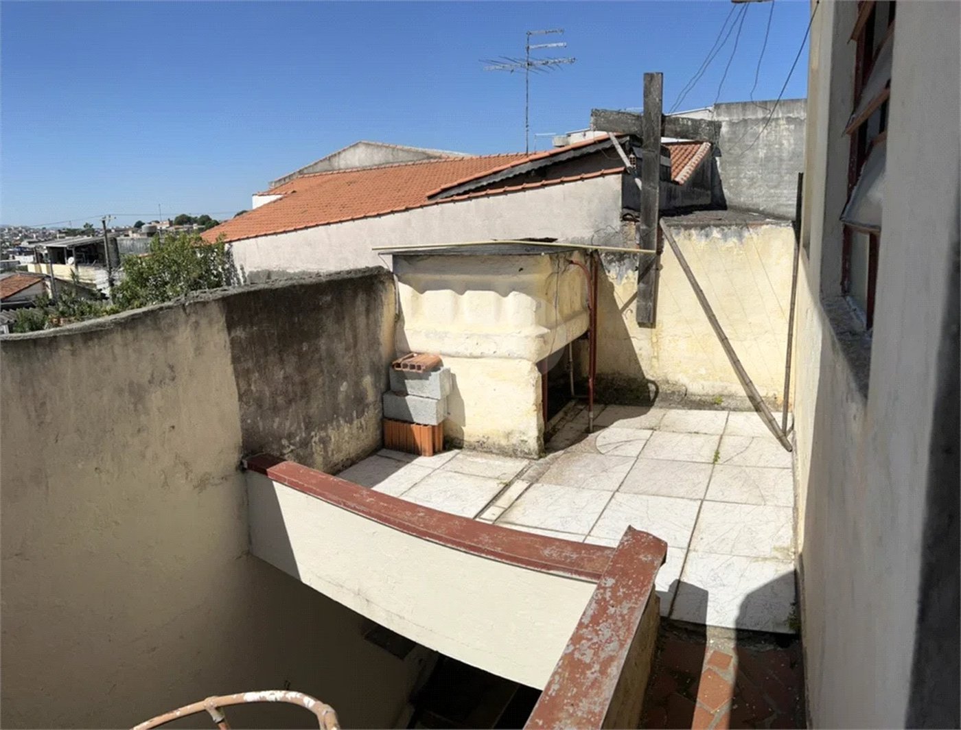 Casa com 90m² , 4 dormitórios , 1 vaga , à venda no Itaím Paulista.