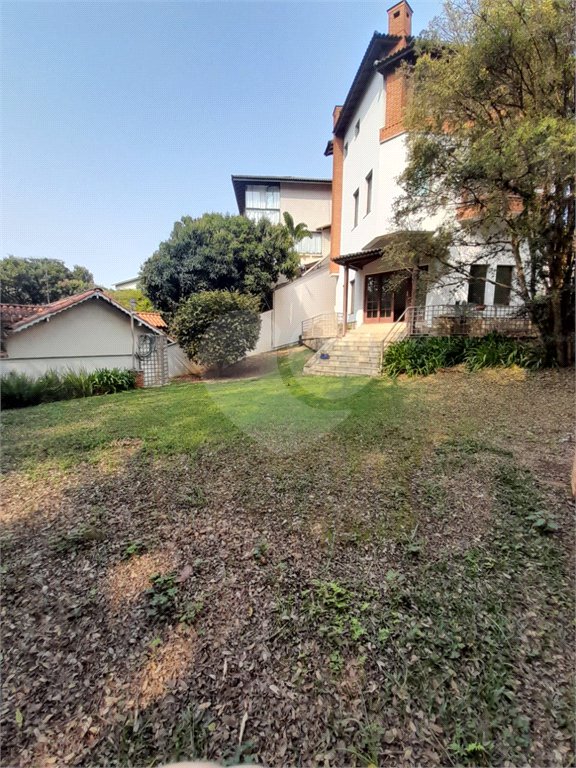 3 AMPLAS SUITES MAIS ECRITORIO MUITO VERDE E AMPLO QUINTAL