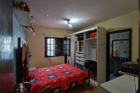 Sobrado à Venda Próximo ao Parque Chácara do Jóquei , 5 dormitórios sendo 3 suítes e 3 vagas !!!