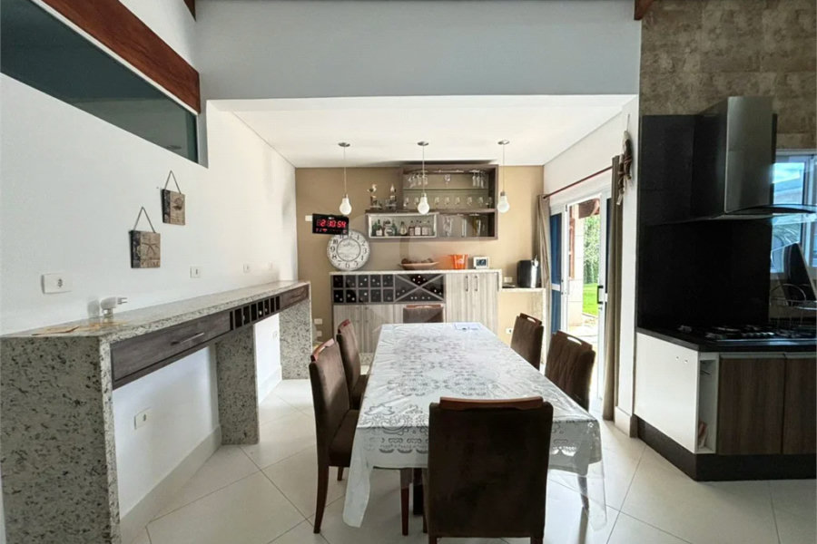 Casa à venda com 4 quartos, sendo 3 suítes,  em Morada da Praia, Bertioga, SP