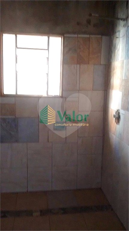 Ótimo salão comercial com uma casa no andar superior