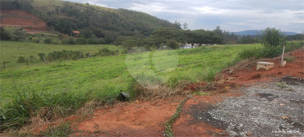 Terrenos de 300 metros em condomínio fechado e prontos para construir na região de Atibaia