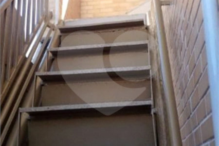 Casa com 400m², 2 dormitórios, 2 vagas de garagem, à venda na Vila Matilde.