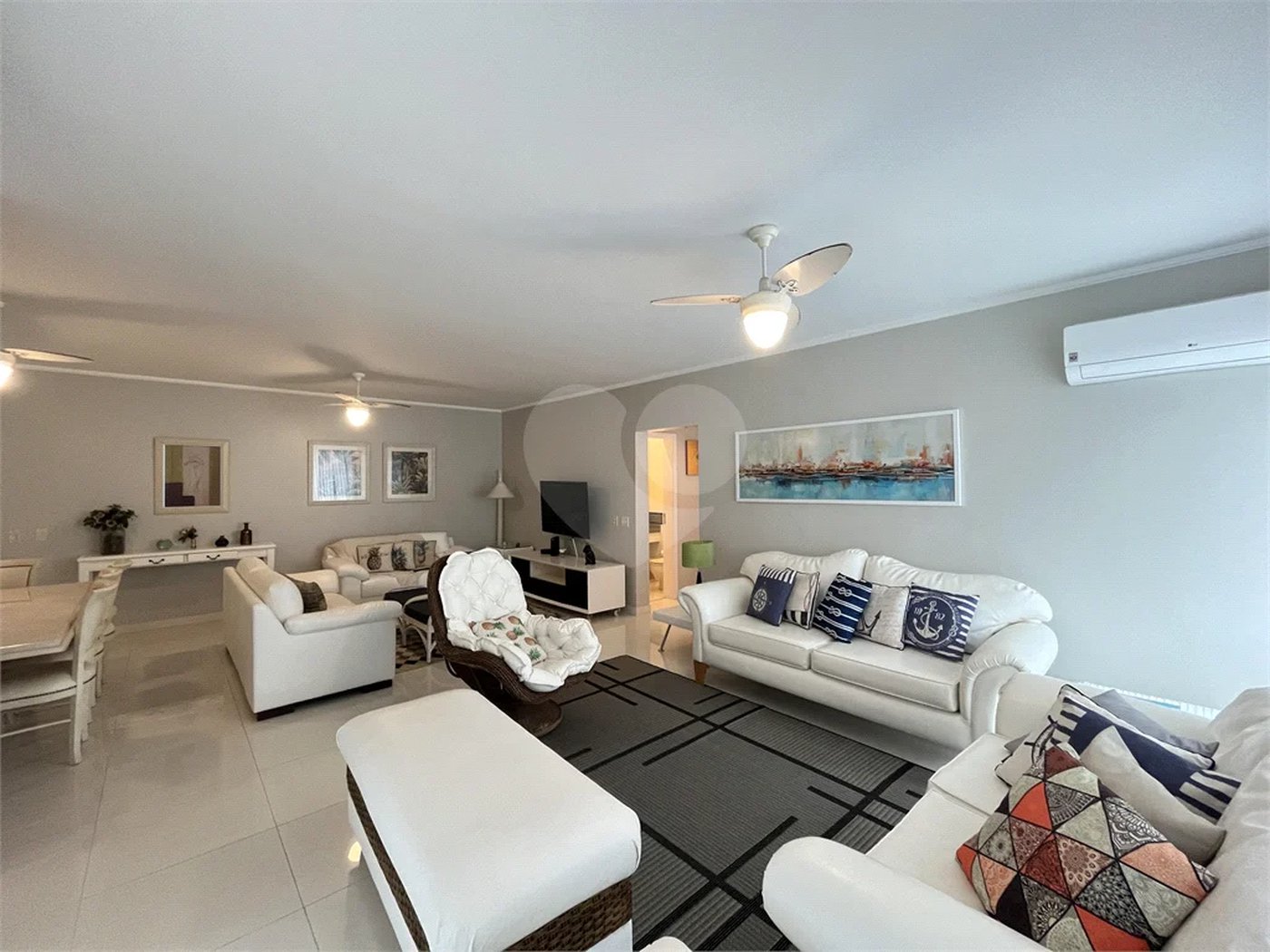 Apartamento à venda com 3 quartos, sendo 1 suíte, em Riviera de São Lourenço, Bertioga, SP
