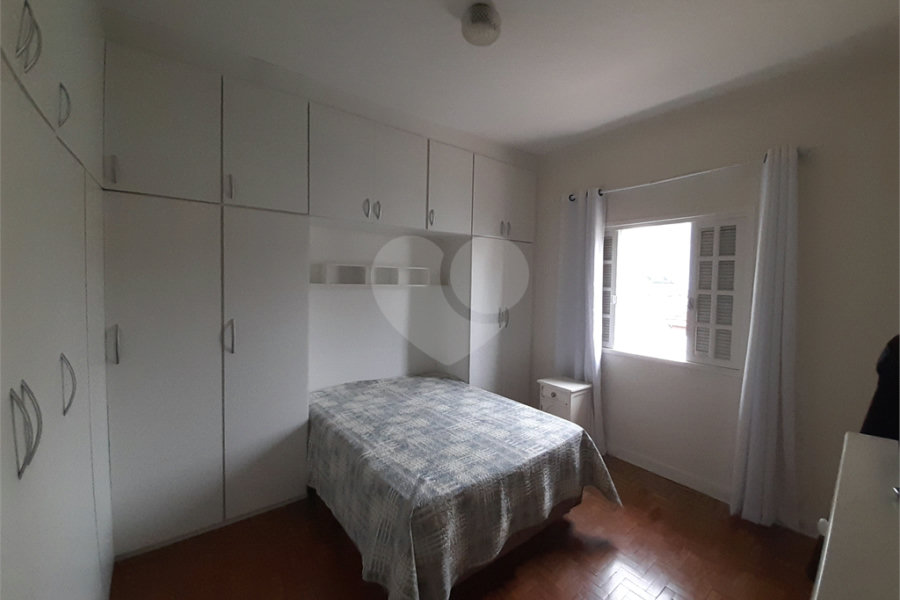 Vende-se: Sobrado de Vila, 2 quartos, Edícula com 1 Suíte, 1 Vaga, Santana!