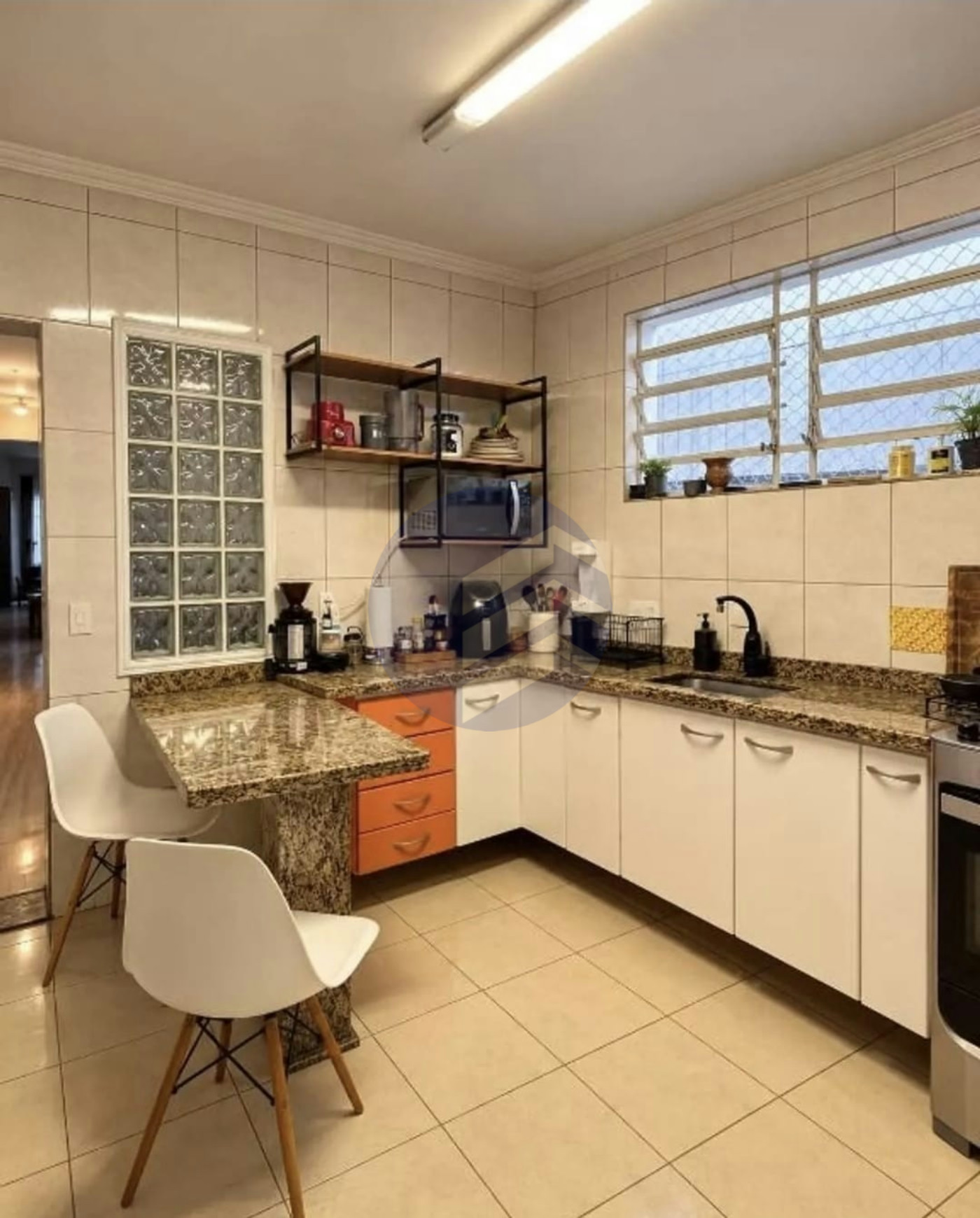 Casa à venda com 3 quartos, sendo 1 suíte, em Jardim Esmeralda, São Paulo - SP