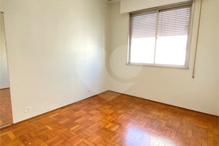 Apartamento à Venda | 327 m² | 4 dormitórios (1 suíte) | 2 vagas na Mooca!