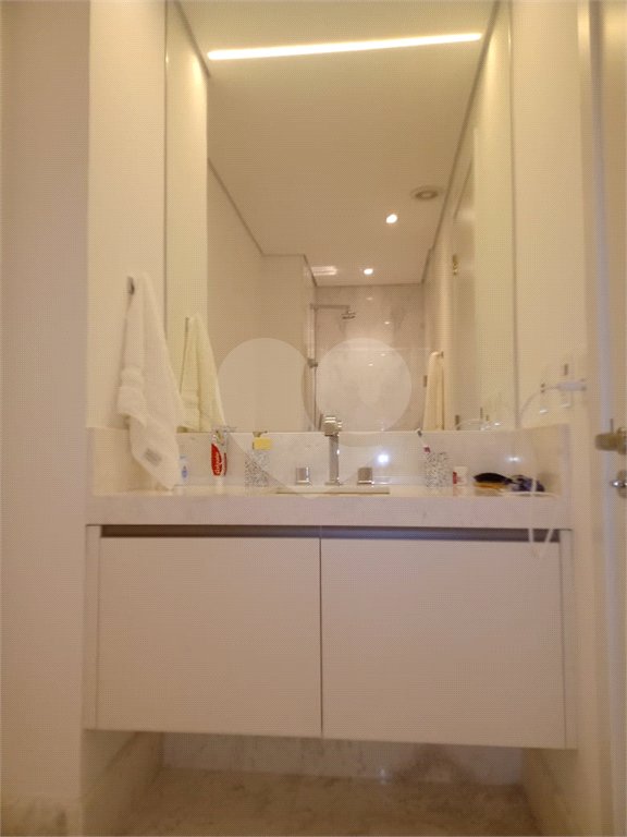 Apartamento 66 m ², com 1 dorm, 2 vagas de garagem no Jd Europa.