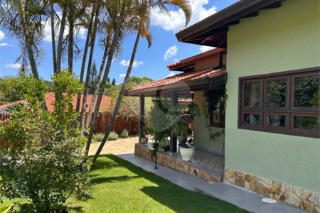 Casa para Venda ou Locação com opção de estar mobiliado no Condomínio Recanto Florido – Vinhedo/SP