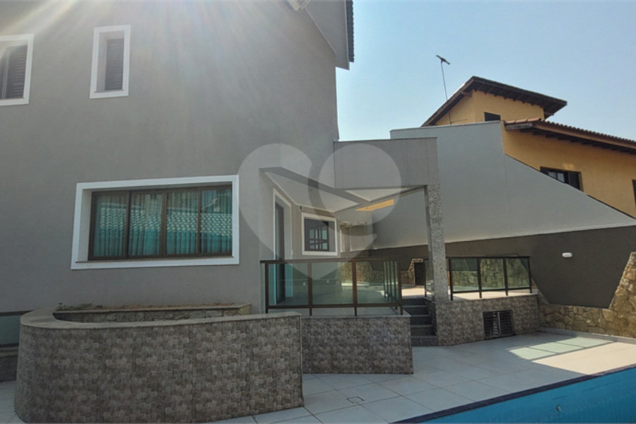 Sobrado de alto padrão com piscina e sauna no Jardim França