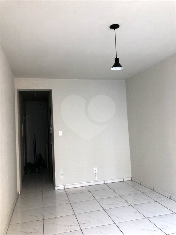 Kitnet com 35m² em São Paulo.