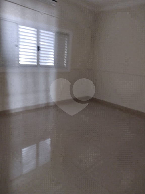 Indaiatuba- Recreio Internacional Viracopos - Terreno com 1000 ms - construido 200 ms - Sobrado com 3 dorms, 1 suite, Ar condicionado nos quartos e sala, cozinha com armários, cooktop, ampla varanda - Quiosque com churrasqueira e piscina , playground, garagem, deposito - R$ 1.500.000,00 - não ace