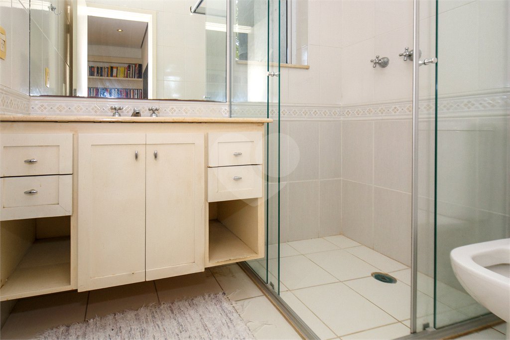 Casa à venda com 5 suítes no condomínio Villa Florida, São Paulo - SP
