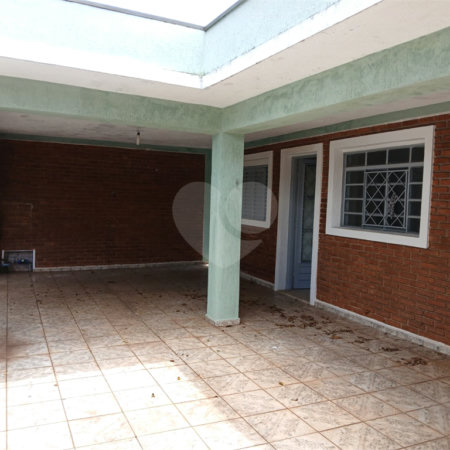 Casa à venda no Jardim Nova São Carlos.